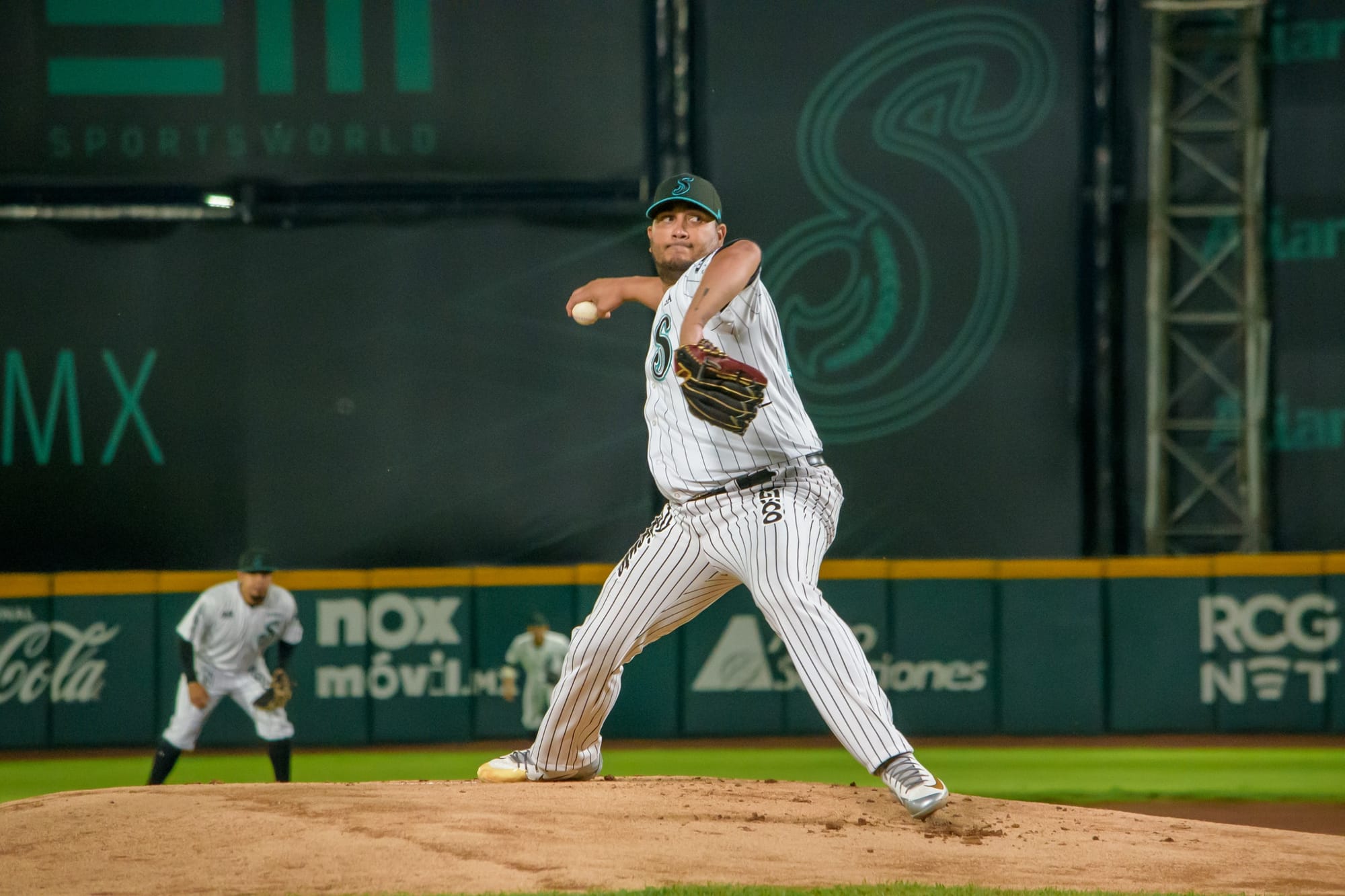 LOS SARAPEROS ASEGURAN LA SERIE EN CASA AL VENCER A LOS DORADOS 5-2, Y LIGAN TRES VICTORIAS EN FILA