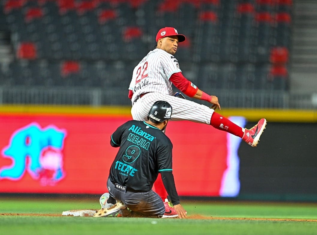 DIABLOS ROJOS SE QUEDA CON LA SERIE AL VENCER 10-5 A LOS SARAPEROS DE SALTILLO