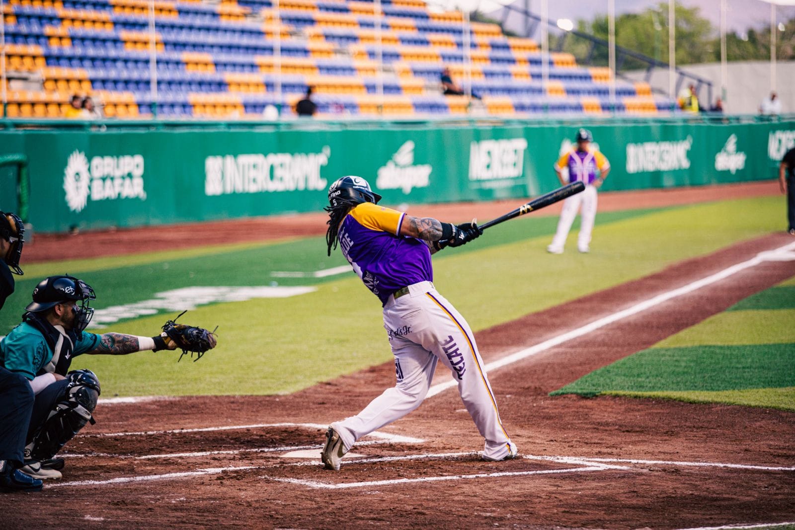 EN DUELO DE VOLTERETAS DORADOS RESCATA EL ÚLTIMO 10-9 ANTE SARAPEROS