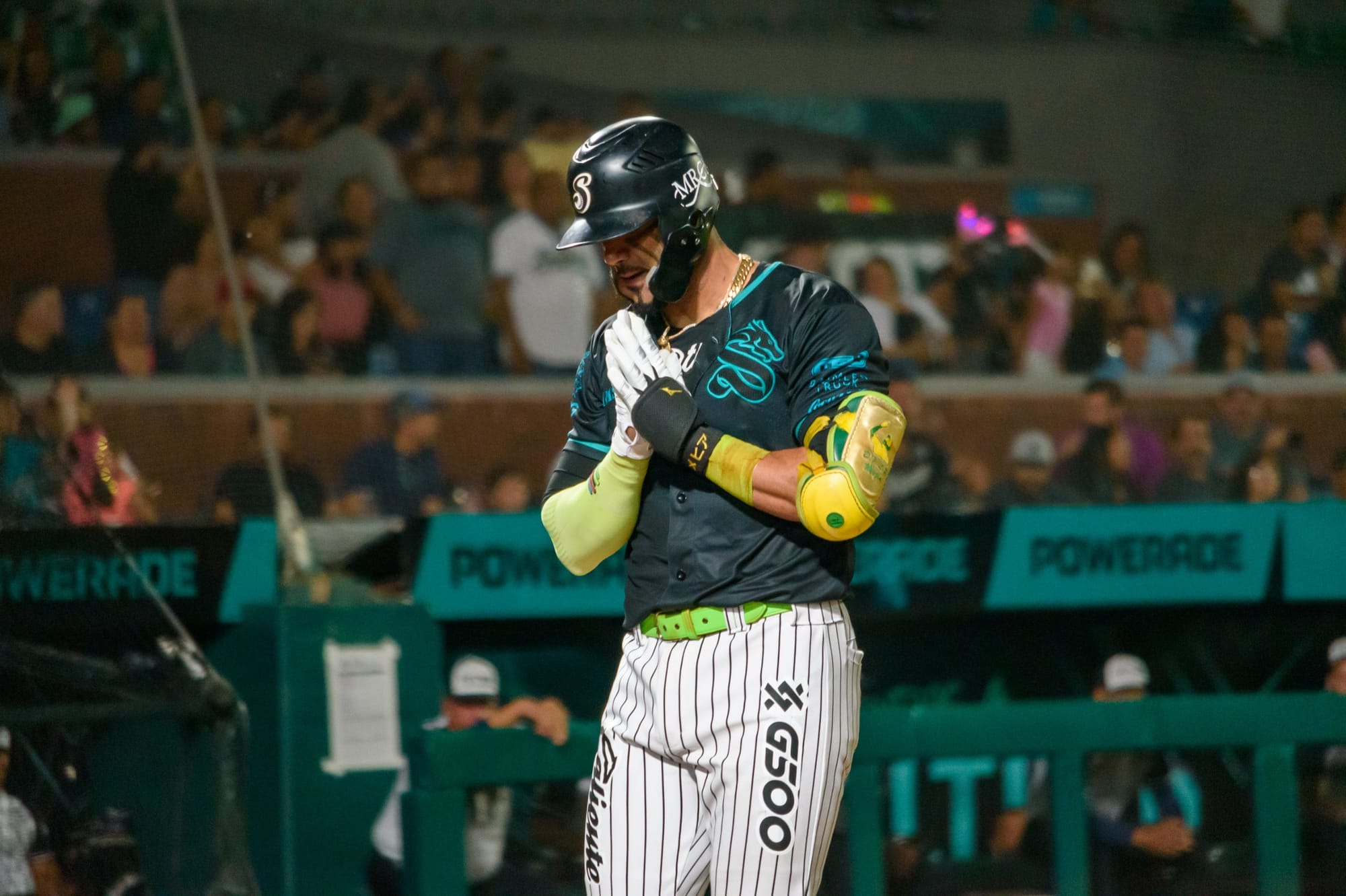 SARAPEROS ASEGURA LA SERIE AL IMPONERSE A TECOS 7-3