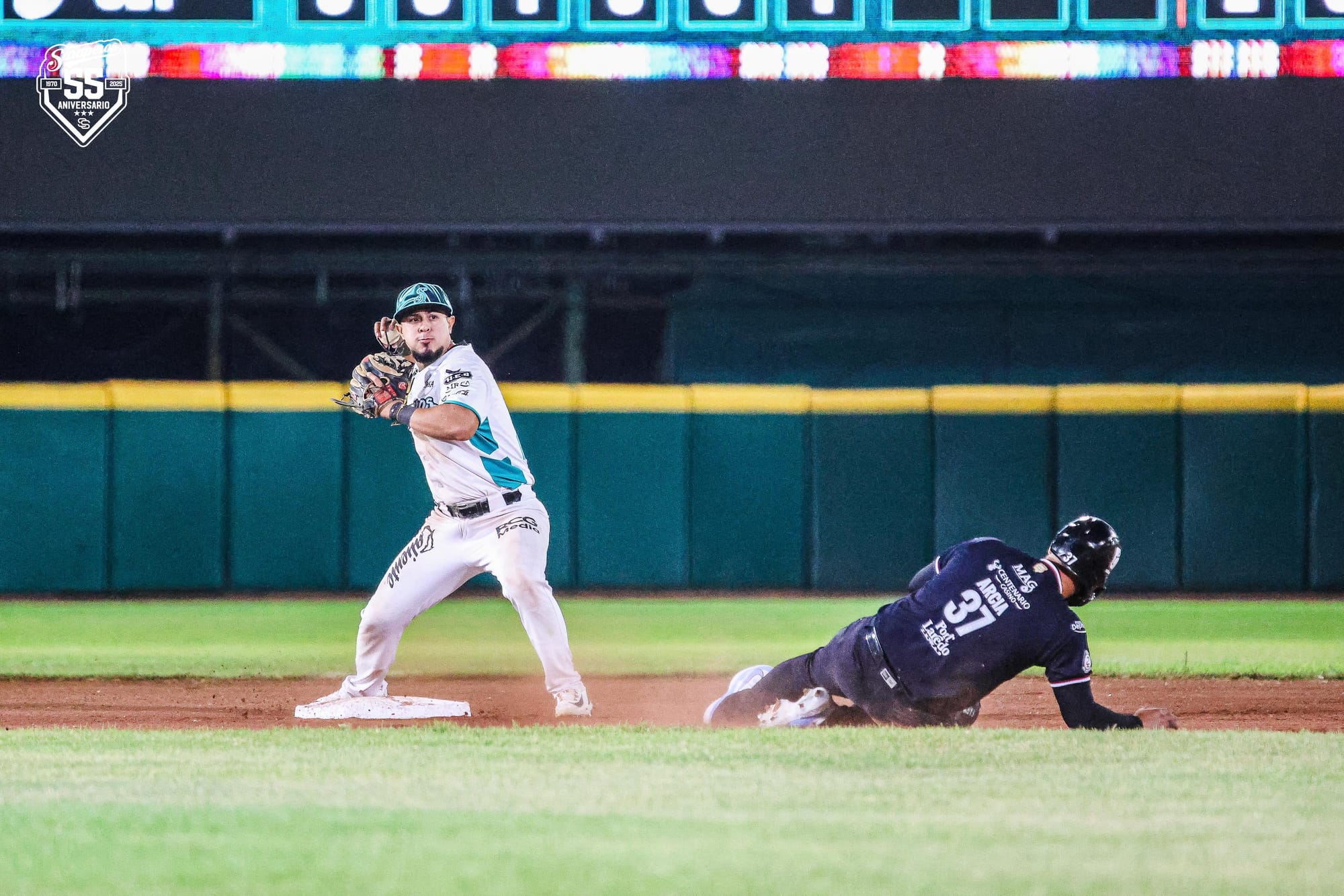 TECOS TOMA VENTAJA EN EL PRIMERO DE LA SERIE ANTE SARAPEROS