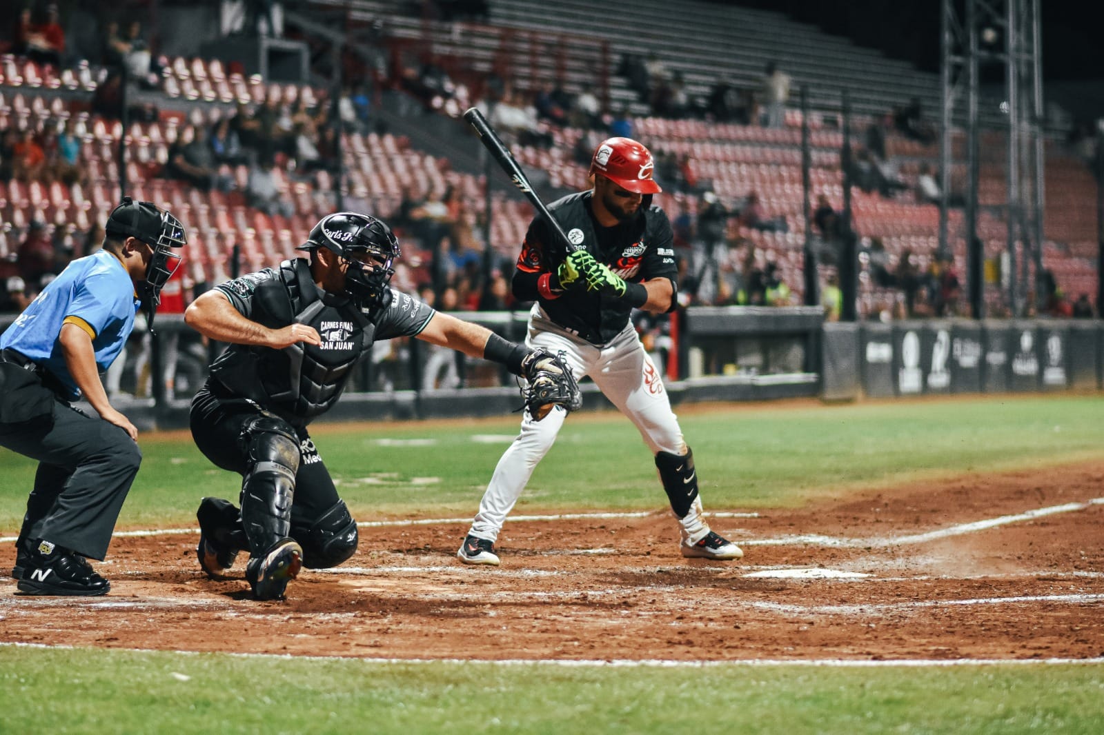 CALIENTE SE QUEDA 2-1 CON LA SERIE ANTE SARAPEROS