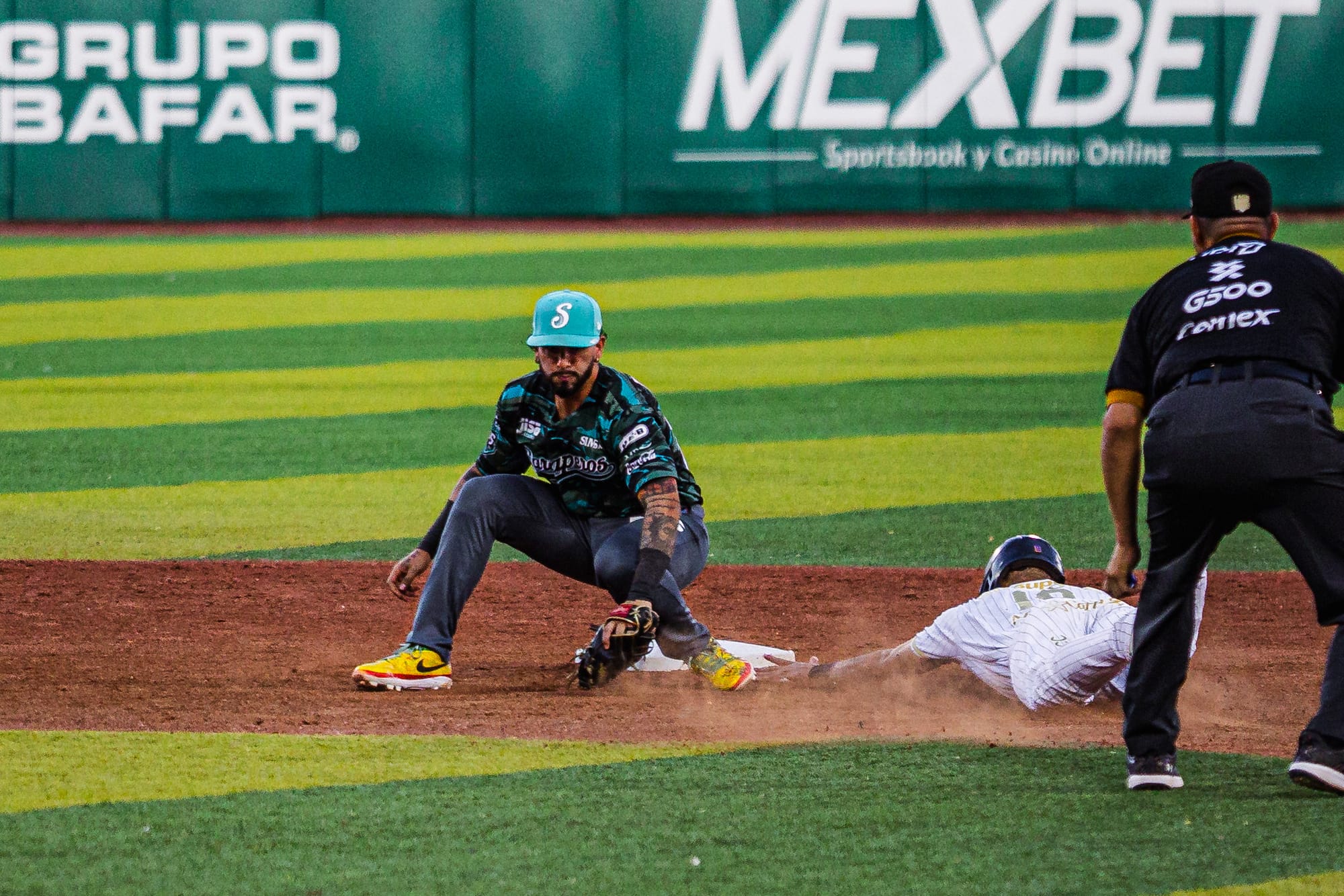 SARAPEROS CAE EN EL ARRANQUE DE LA SERIE ANTE DORADOS