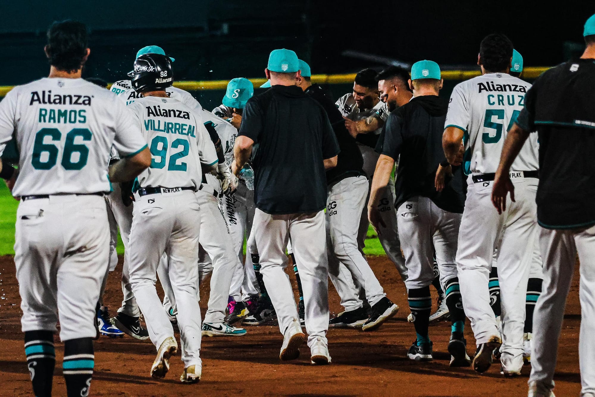 ESPECTACULAR REMONTADA DE SARAPEROS PARA DEJAR TENDIDOS EN EL TERRENO A SULTANES