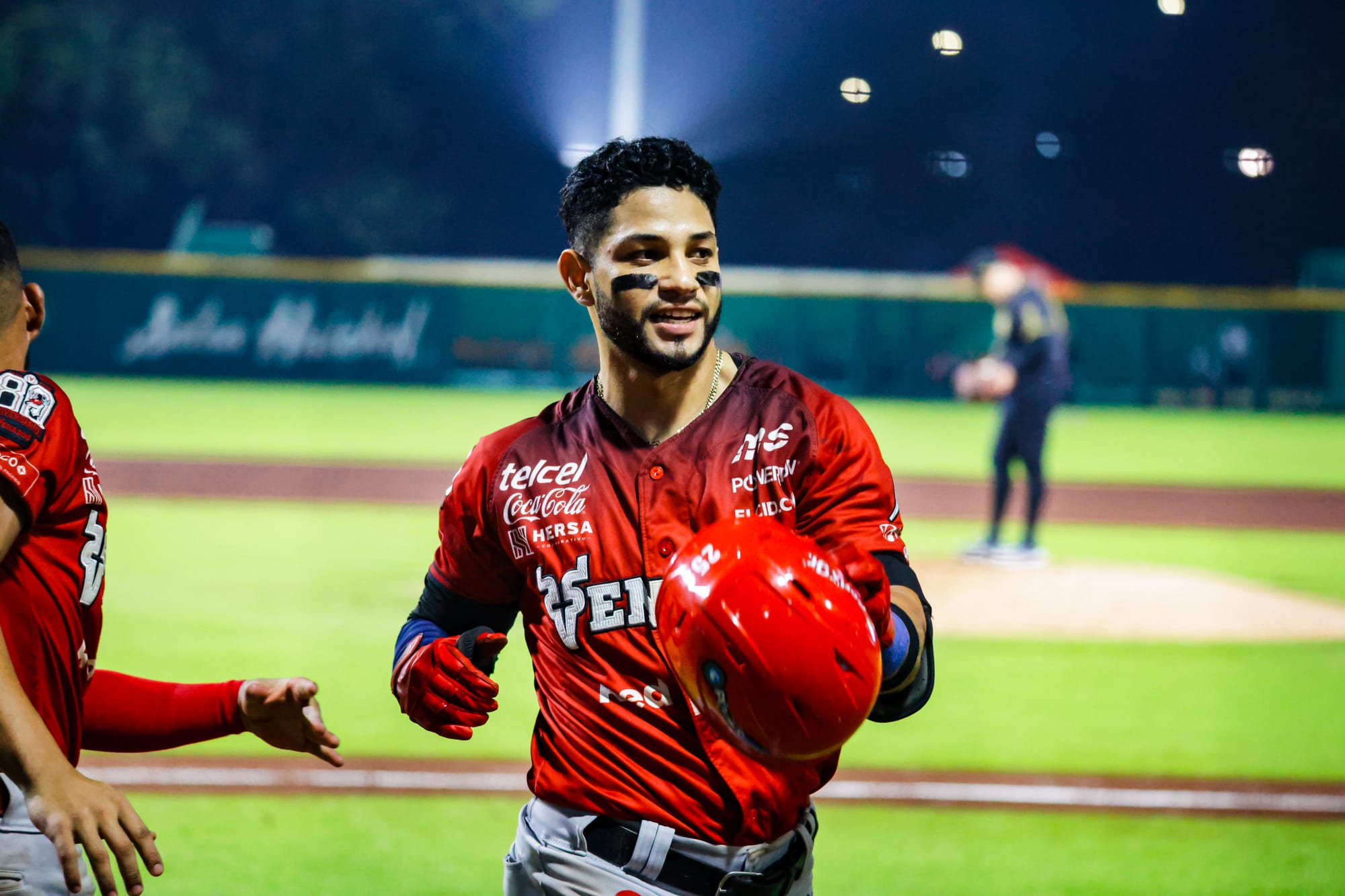 SARAPEROS EN LIGAS INVERNALES: FABRICIO PRODUJO CUATRO CARRERAS INCLUYENDO UN CUADRANGULAR, Y ÁNGEL REYES GANÓ EN RELEVO