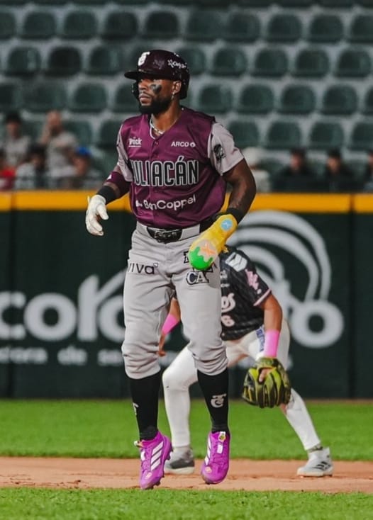 SARAPEROS EN LIGAS INVERNALES: J.P. MARTÍNEZ Y FABRICIO MACIAS CON DOS IMPARABLES CADA UNO, JESÚS CRUZ LLEGÓ A SIETE HOLDS