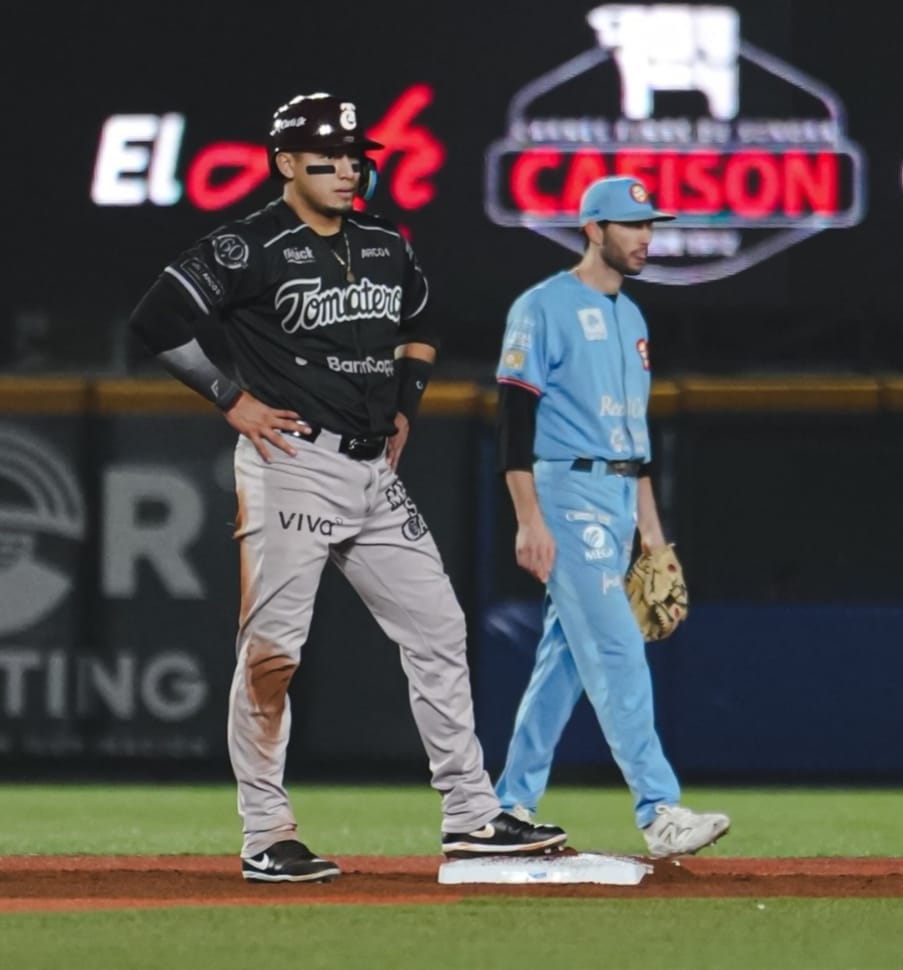 SARAPEROS EN LIGAS INVERNALES: FERNANDO VILLEGAS PEGÓ PAR DE INDISCUTIBLES Y ES EL CUARTO MEJOR PROMEDIO DE BATEO DE LA LAMP