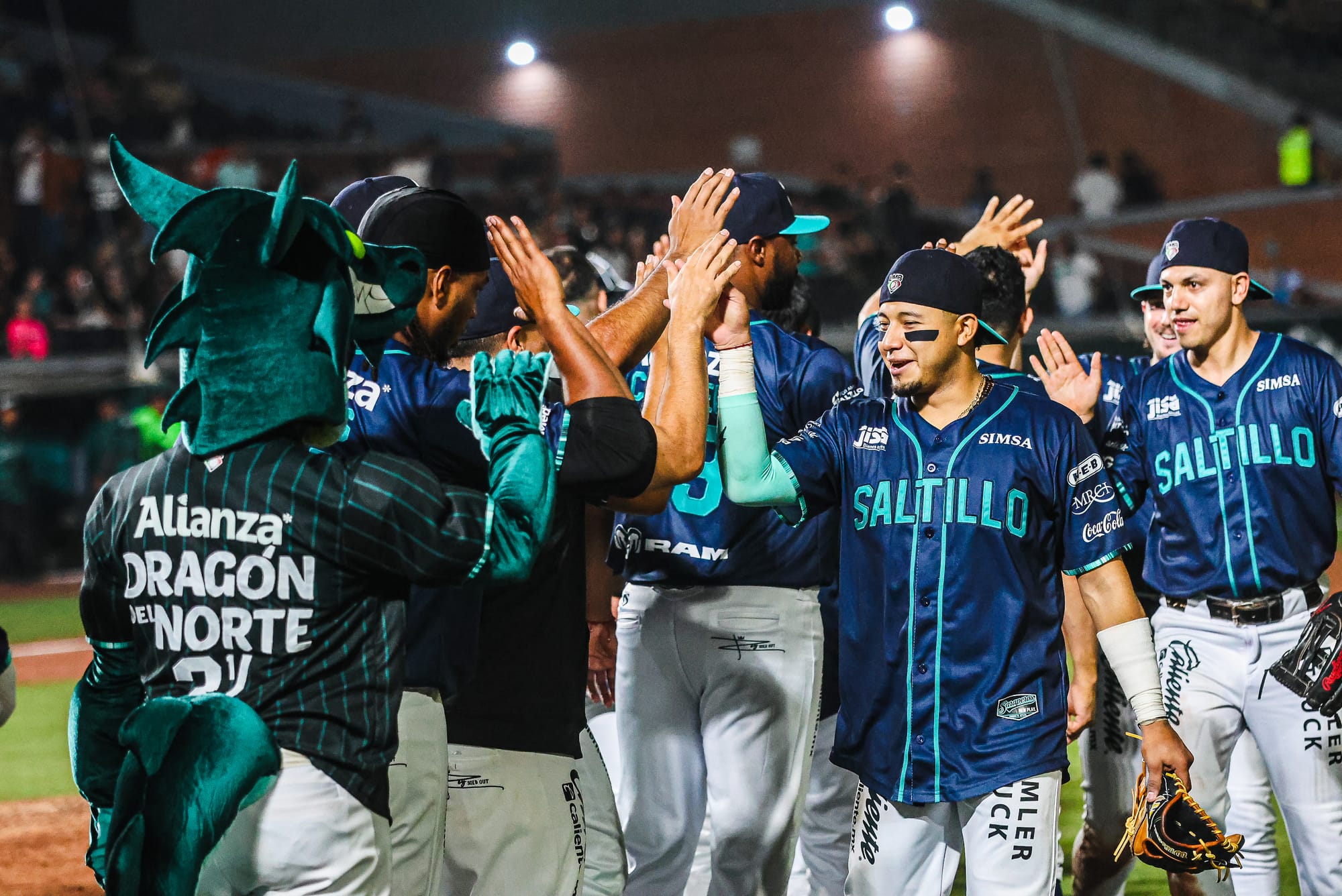 SARAPEROS EMPATA LA SERIE CON BLANQUEADA 2-0 ANTE ALGODONEROS