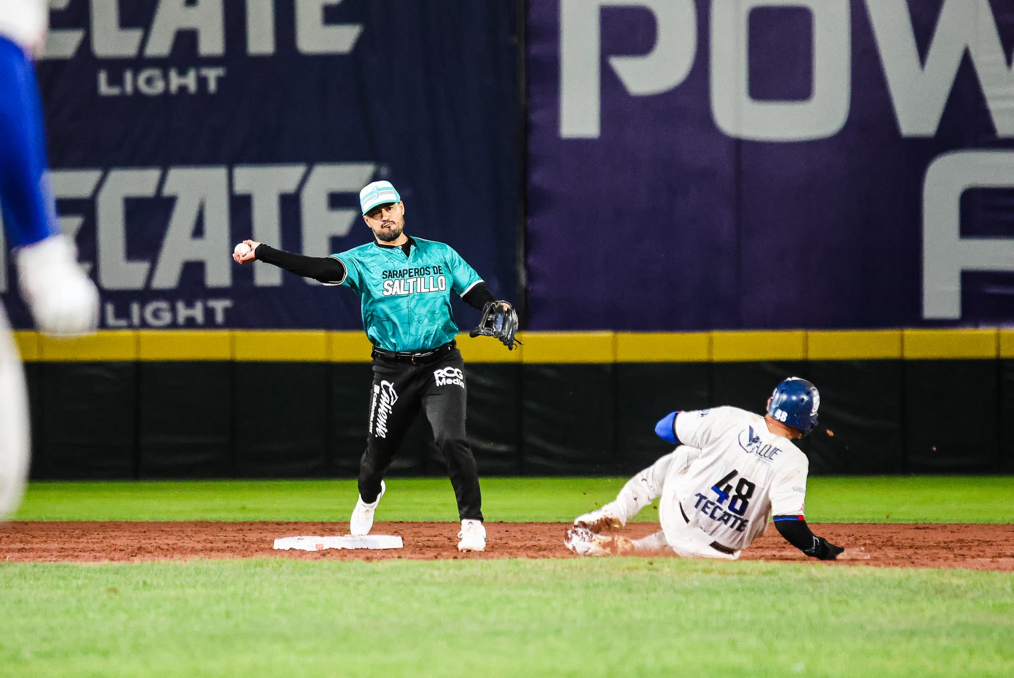 VICTORIA DE SARAPEROS 5-3 ANTE ACEREROS EN DUELO DE SPRING TRAINING