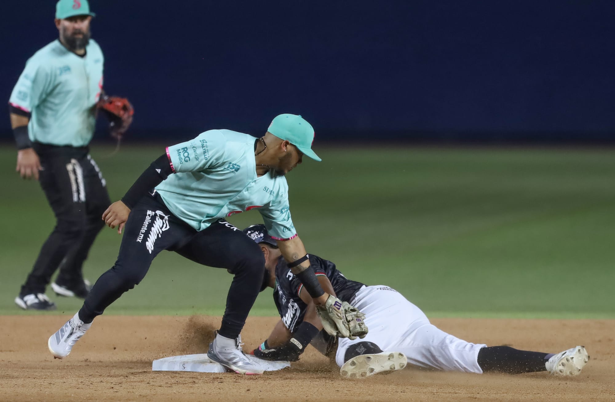 SARAPEROS CAE 7-0 ANTE SULTANES EN EL SEGUNDO JUEGO DEL “CLÁSICO DEL NORTE”