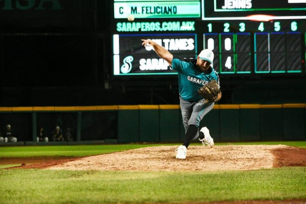 EN EMOCIONANTE JUEGO SARAPEROS Y SULTANES EMPATAN A SEIS CARRERAS