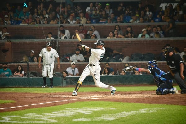 LOS SARAPEROS DERROTAN A LOS CHARROS 3-2 DEJÁNDOLOS TENDIDOS EN EL TERRENO