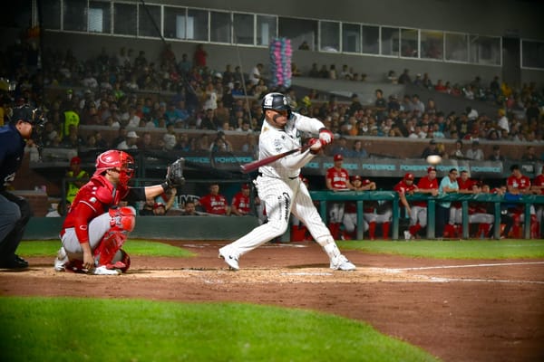 LOS SARAPEROS FRENARON A LOS DIABLOS ROJOS 4-3 Y TOMAN VENTAJA EN LA SERIE