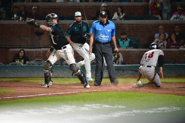 CON REMONTADA LOS SULTANES VENCEN 10-8 A LOS SARAPEROS Y TOMAN VENTAJA EN LA SERIE