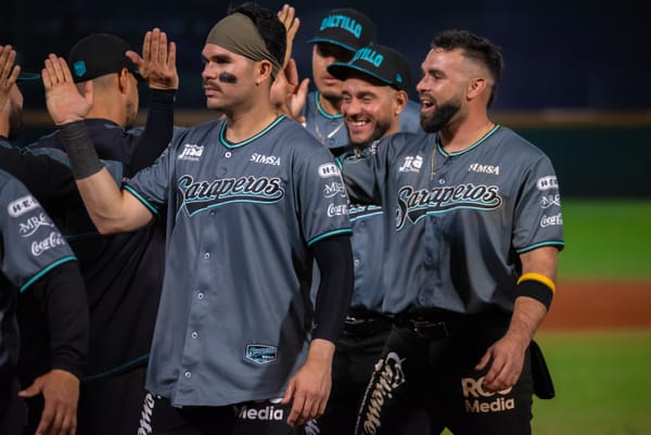 LIGAN VICTORIAS LOS SARAPEROS AL IMPONERSE 15-5 A LOS RIELEROS