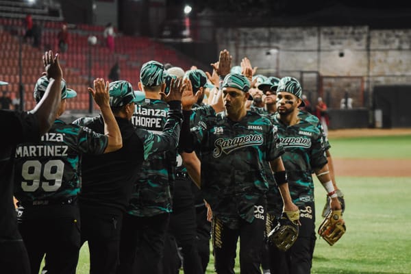 SARAPEROS LIGA TRIUNFOS Y VENCE 13-8 A CALIENTE