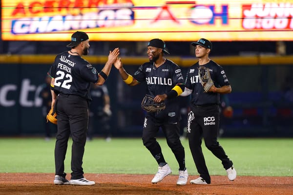 LOS SARAPEROS LIGAN VICTORIAS EN EL TRIUNFO ANTE CHARROS 13-8 EN EL PRIMERO DE LA SERIE