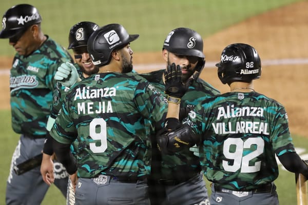 SARAPEROS EMPATA EL “CLÁSICO DEL NORTE” CON TRIUNFO 11-8 ANTE SULTANES