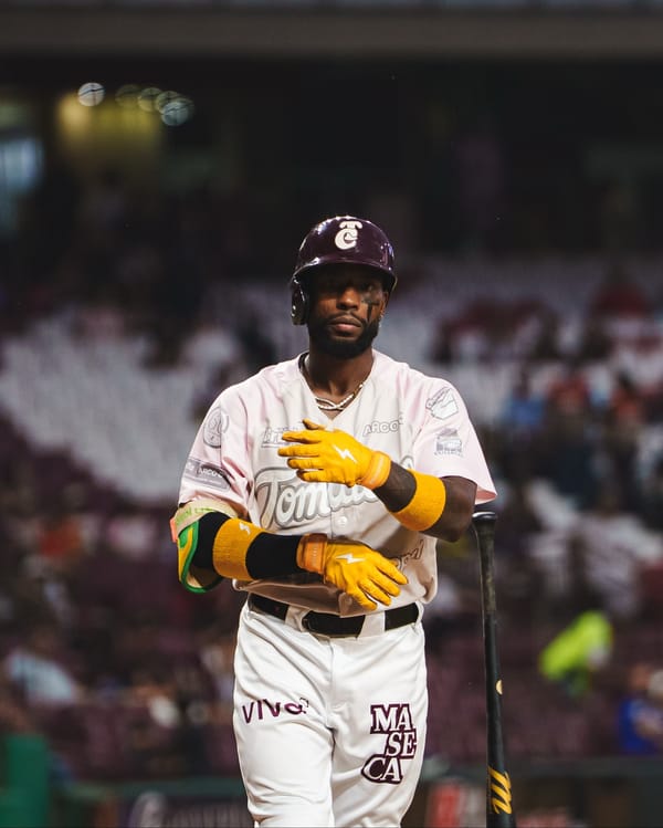 SARAPEROS EN LIGAS INVERNALES: J.P. MARTÍNEZ PEGÓ CUADRANGULAR CON TOMATEROS; ANTHONY GARCÍA Y HANSER ALBERTO RESPONDIERON CON EL BAT