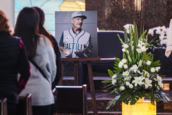 EL ÚLTIMO ADIÓS A GUADALUPE CHÁVEZ BAEZA, EL LEGENDARIO NÚMERO 15 DE LOS SARAPEROS