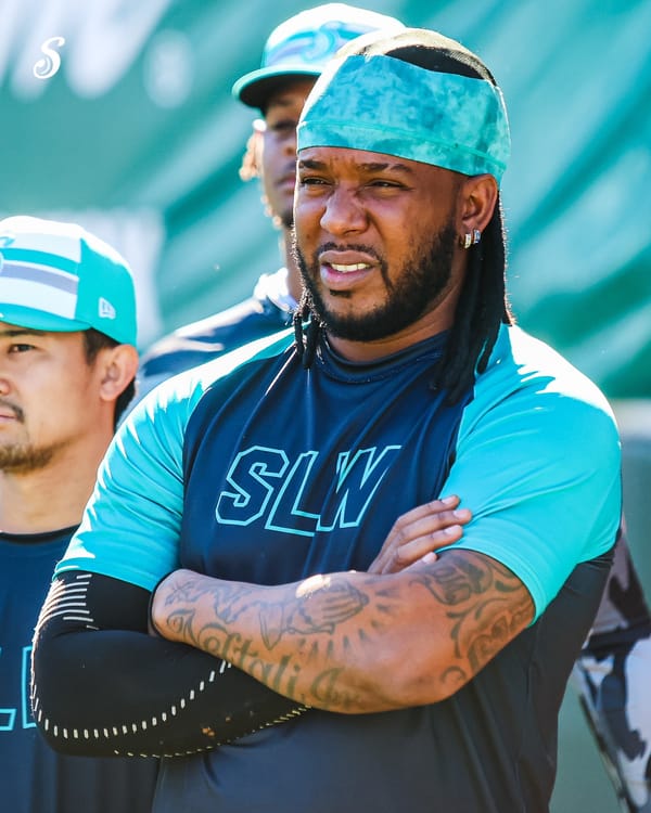 NEFTALÍ FELIZ , ERIC PARDINHO Y ALEX MEJÍA REPORTAN AL CAMPO DE ENTRENAMIENTO DE SARAPEROS