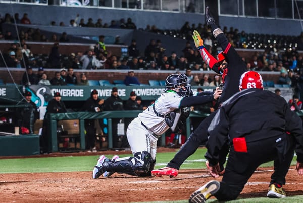CALIENTE EMPAREJA LA SERIE EN DUELO DE TOMA Y DACA ANTE SARAPEROS