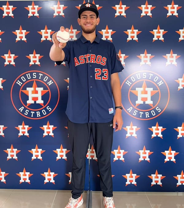 EL PROSPECTO DE SARAPEROS, AXEL DE LIRA, FIRMA CON LOS ASTROS DE HOUSTON