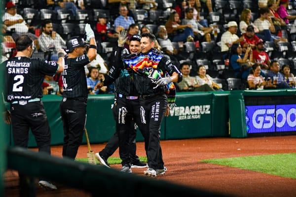 CON JONRÓN DE BRANDON VILLARREAL, SARAPEROS DERROTA 3-2 A EL ÁGUILA EN EL PRIMERO DE LA SERIE