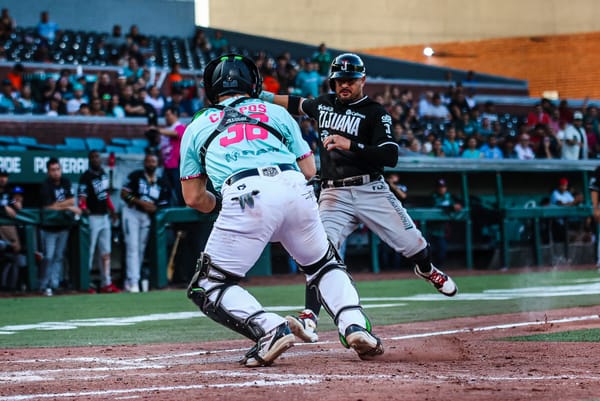 SARAPEROS Y TOROS DIVIDEN HONORES EN LA DOBLE CARTELERA