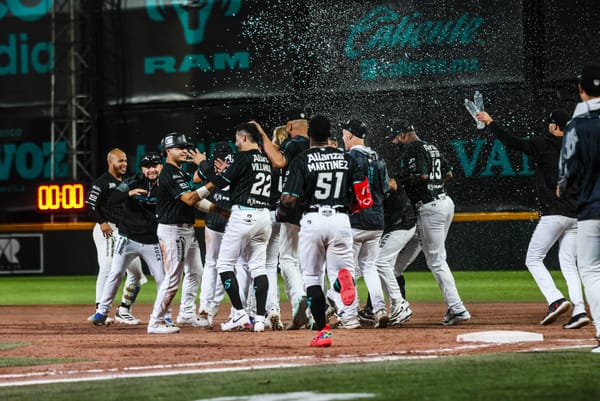 SARAPEROS VENCIÓ 5-4 A TOROS CON WALK-OFF EN LA NOVENA ENTRADA